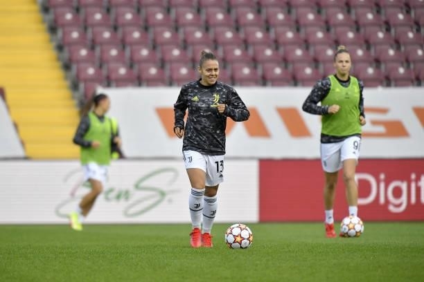 Lisa Boattin of Juventus women warms up prior to the UEFA Women's Champions League group A match between Servette FCCF and Juventus at Stade de...