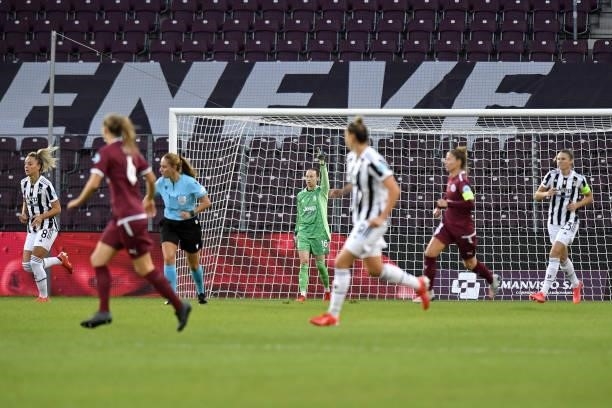 Pauline Peyraud-Magnin of Juventus women gives instructions during the UEFA Women's Champions League group A match between Servette FCCF and Juventus...
