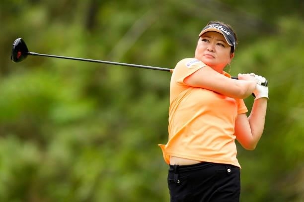 Hiromi Kamata of Japan hits her tee shot on the 2nd hole during the first round of Kanehide Miyarabi Open at the Kanehide Kise Country Club on...
