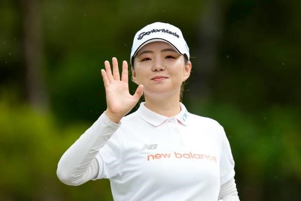 Hinako Yamauchi of Japan waves on the 2nd hole during the first round of Kanehide Miyarabi Open at the Kanehide Kise Country Club on October 7, 2021...