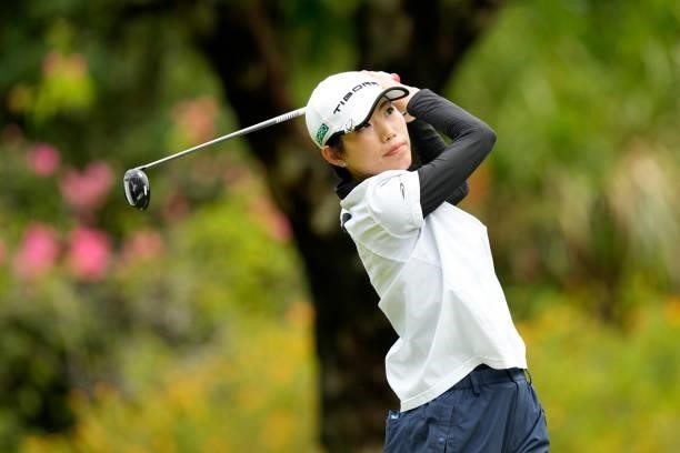 Narumi Yamada of Japan hits her tee shot on the 3rd hole during the first round of Kanehide Miyarabi Open at the Kanehide Kise Country Club on...