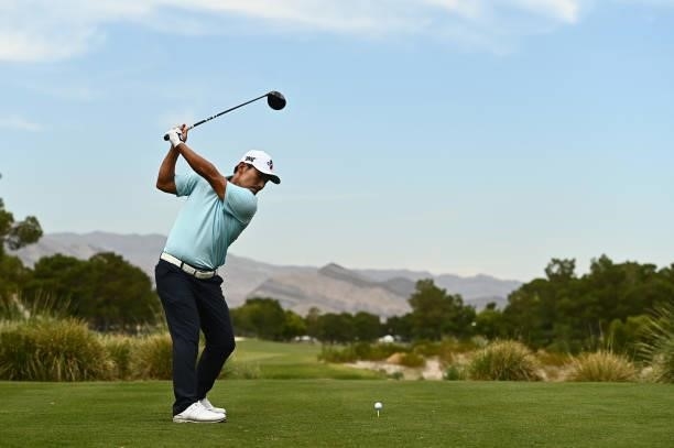 Sung Kang of South Korea hits his tee shot on the ninth hole during round one of the Shriners Children's Open at TPC Summerlin on October 07, 2021 in...