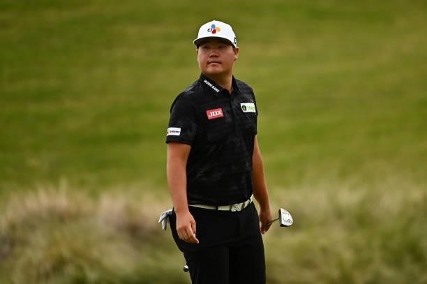 Sungjae Im of South Korea walks on the 18th hole during round one of the Shriners Children's Open at TPC Summerlin on October 07, 2021 in Las Vegas,...