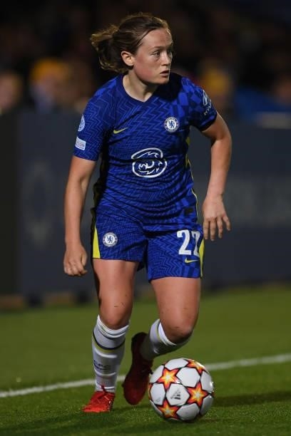 Erin Cuthbert of Chelsea runs with the ball during the UEFA Women's Champions League group A match between Chelsea FC Women and VfL Wolfsburg at...