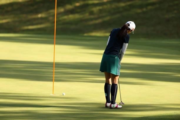 Kotone Hori of Japan attempts a putt on the 10th green during the second round of the Stanley Ladies at Tomei Country Club on October 9, 2021 in...