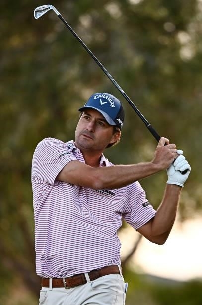 Kevin Kisner hits his tee shot on the eighth hole during round two of the Shriners Children's Open at TPC Summerlin on October 08, 2021 in Las Vegas,...