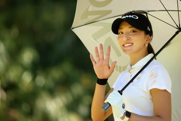 Hana Wakimoto of Japan waves on the 3rd hole during the second round of the Stanley Ladies at Tomei Country Club on October 9, 2021 in Susono,...