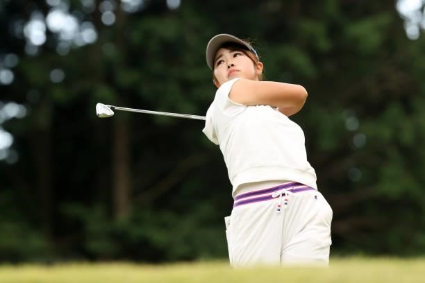 Miyuu Yamashita of Japan hits her tee shot on the 6th hole during the second round of the Stanley Ladies at Tomei Country Club on October 9, 2021 in...
