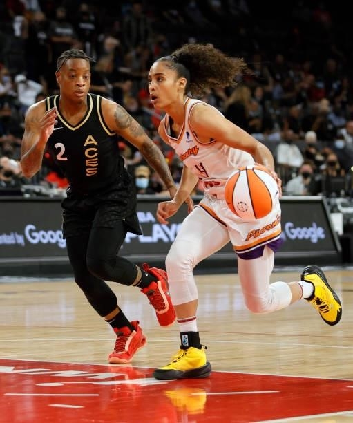 Skylar Diggins-Smith of the Phoenix Mercury drives against Riquna Williams of the Las Vegas Aces during Game Five of the 2021 WNBA Playoffs...