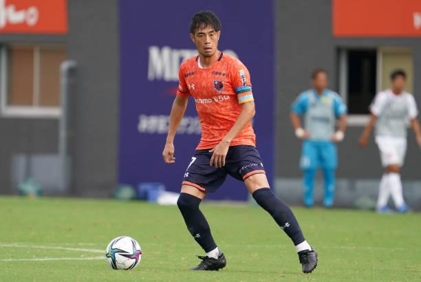 Yuta Mikado of Omiya Ardija in action during the J.League Meiji Yasuda J2 33rd Sec. Match between Omiya Ardija and Zweigen Kanazawa at NACK5 Stadium...