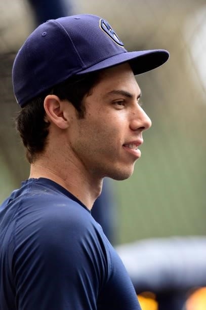 Christian Yelich of the Milwaukee Brewers takes batting practice prior to game 2 of the National League Division Series against the Atlanta Braves at...
