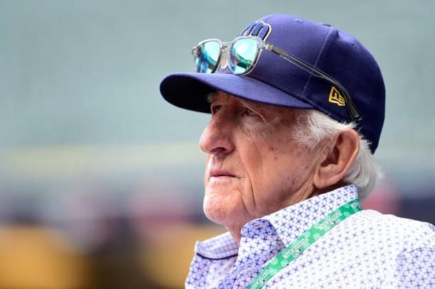 Bob Uecker on the field prior to game 2 of the National League Division Series between the Atlanta Braves and Milwaukee Brewers at American Family...