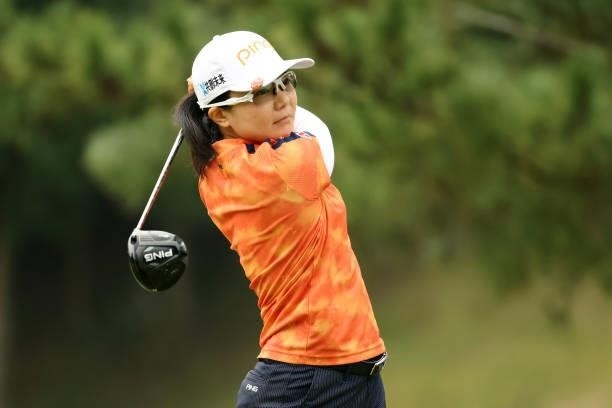 Ayako Uehara of Japan hits her tee shot on the 1st hole during the final round of the Stanley Ladies at Tomei Country Club on October 10, 2021 in...