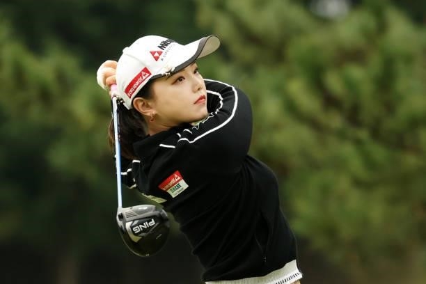 Yuting Seki of China hits her tee shot on the 1st hole during the final round of the Stanley Ladies at Tomei Country Club on October 10, 2021 in...