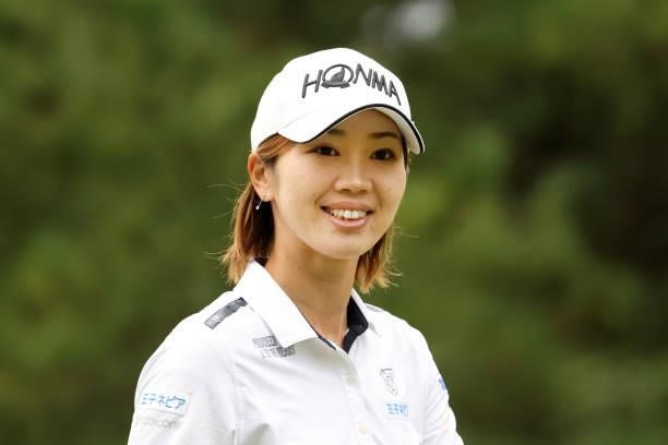 Rumi Yoshiba of Japan smiles on the 1st hole during the final round of the Stanley Ladies at Tomei Country Club on October 10, 2021 in Susono,...