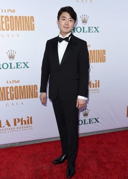 Seong-Jin Cho attends the Los Angeles Philharmonic Homecoming Concert & Gala at Walt Disney Concert Hall on October 09, 2021 in Los Angeles,...