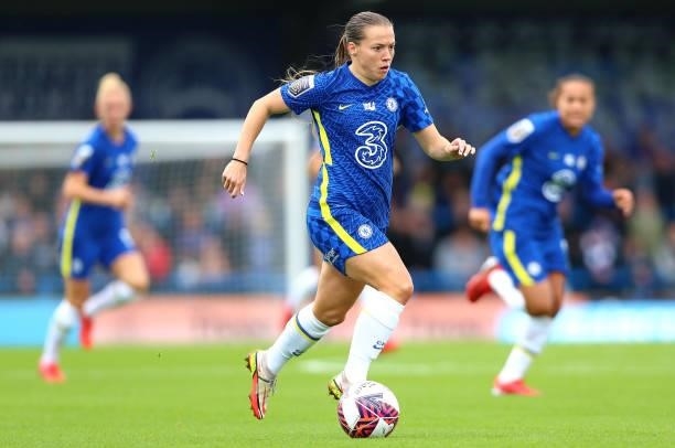 Fran Kirby of Chelsea controls the ball during the Barclays FA Women's Super League match between Chelsea Women and Leicester City Women at...