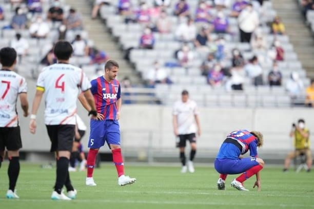 Tokyo players show dejections after the J.League Levain Cup Semi Final second leg match between FC Tokyo and Nagoya Grampus at Ajinomoto Stadium on...