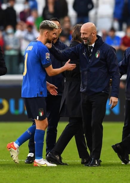Gianluca Vialli and Jorginho of Italy at the end of the UEFA Nations League 2021 Third Place Match between Italy and Belgium at Juventus Stadium on...