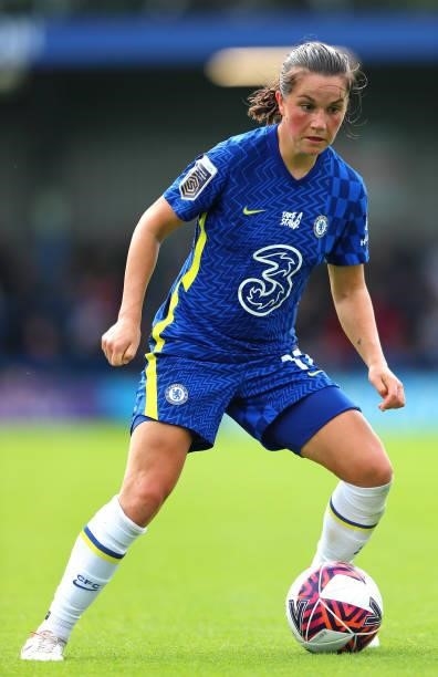 Jessie Fleming of Chelsea controls the ball during the Barclays FA Women's Super League match between Chelsea Women and Leicester City Women at...