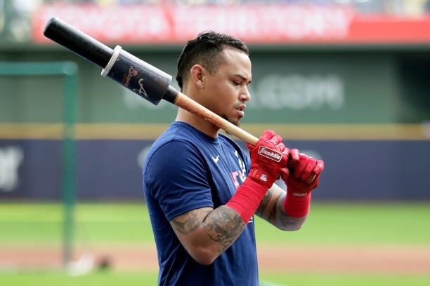 Picture of Franklin batting gloves worn by Orlando Arcia of the Atlanta Braves before game 2 of the National League Division Series at American...