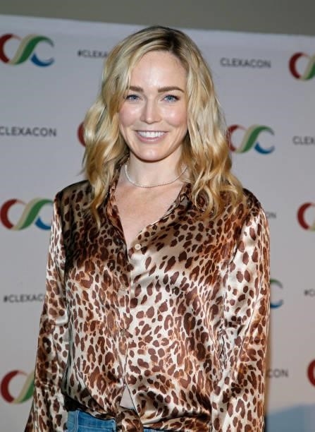 Caity Lotz poses after the "Caity Lotz & Jes Macallan 