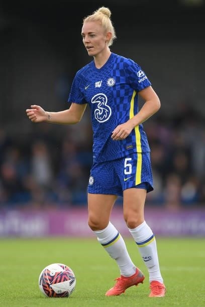 Sophie Ingle of Chelsea in action during the Barclays FA Women's Super League match between Chelsea Women and Leicester City Women at Kingsmeadow on...