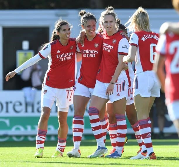 Lotte Wubben-Moy celebrates scoring Arsenal's 2nd goal with Tobin Heath and Vivianne Miedema during the Barclays FA Women's Super League match...