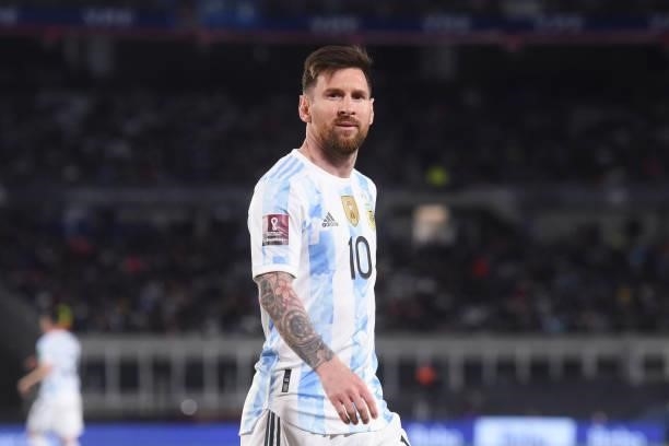 Lionel Messi of Argentina gestures during a match between Argentina and Uruguay as part of South American Qualifiers for Qatar 2022 at Estadio...