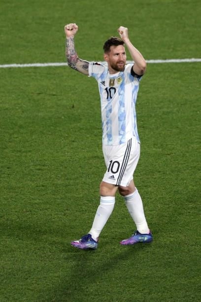 Lionel Messi of Argentina celebrates after scoring the first goal of his team during a match between Argentina and Uruguay as part of South American...