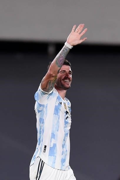 Rodrigo De Paul of Argentina celebrates after scoring the second goal of his team during a match between Argentina and Uruguay as part of South...