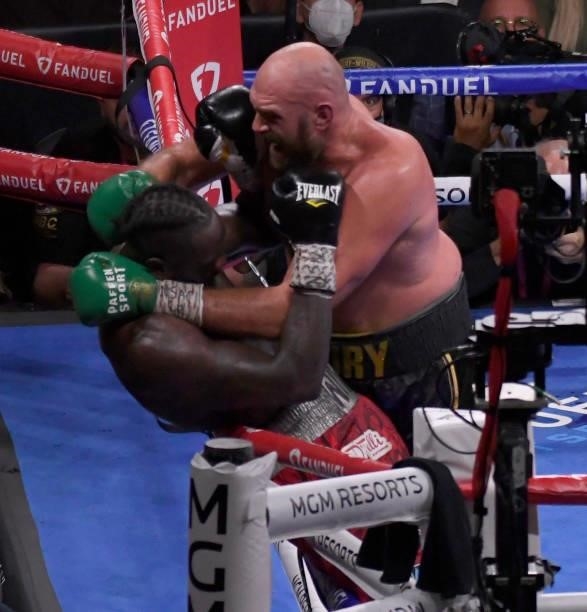 Tyson Fury has Deontay Wilder on the ropes during the World Heavyweight Championship III trilogy fight at T-Mobile Arena Saturday October 9, 2021....