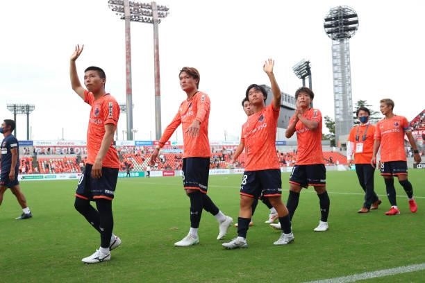 Omiya Ardija players applaud fans after the J.League Meiji Yasuda J2 33rd Sec. Match between Omiya Ardija and Zweigen Kanazawa at NACK5 Stadium Omiya...