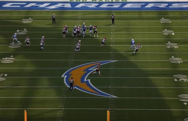 General view of play between the Cleveland Browns and the Los Angeles Chargers at SoFi Stadium on October 10, 2021 in Inglewood, California.