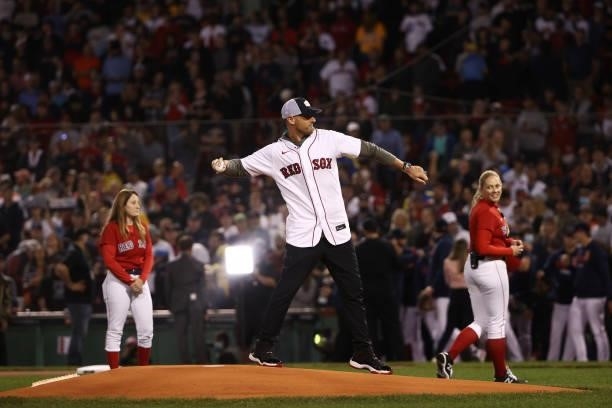Former Boston Red Sox third baseman from the 2013 World Series Championship team Will Middlebrooks throws out the first pitch for Game 4 of the...