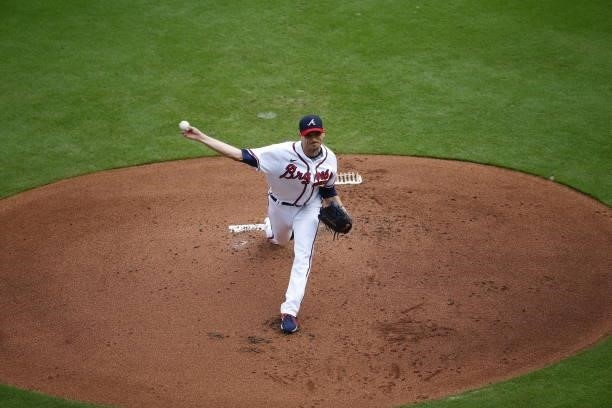 Charlie Morton of the Atlanta Braves delivers during the first inning against the Milwaukee Brewers in game 4 of the National League Division Series...