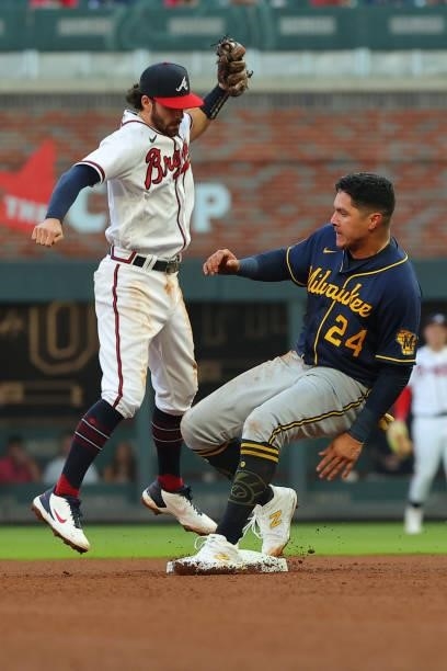 Enter caption here>> in game four of the National League Division Series at Truist Park on October 12, 2021 in Atlanta, Georgia.” class=”wp-image-26″ width=”419″ height=”612″></a><figcaption>Enter caption here>> in game four of the National League Division Series at Truist Park on October 12, 2021 in Atlanta, Georgia.</figcaption></figure>
</div>
<p class=