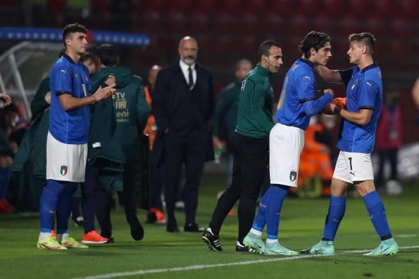 Roberto Piccoli of Italy applauds as team mate Lorenzo Colombo is substituted for Matteo Cancellieri during the 2022 UEFA European Under-21...
