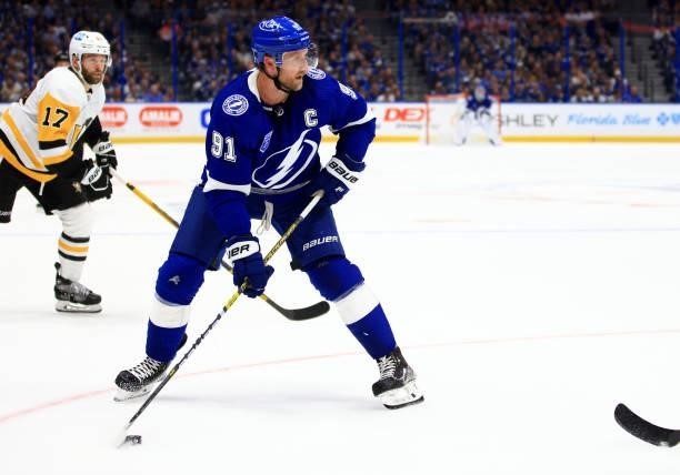 Steven Stamkos of the Tampa Bay Lightning looks to pass during the second period of a game against the Pittsburgh Penguins at Amalie Arena on October...