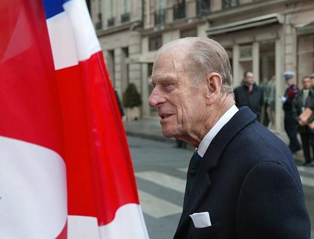 Prince Philip walks from the Elysee Palace to the British Embassy in Paris 05 April 2004, at the start of his wife Queen Elizabeth's three-day state...