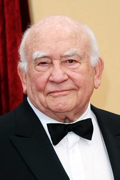 Actor Edward Asner arrives at the 82nd Annual Academy Awards held at Kodak Theatre on March 7, 2010 in Hollywood, California.